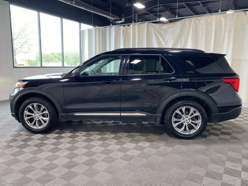 Used 2022 Ford Explorer XLT w/ Equipment Group 202A image 10