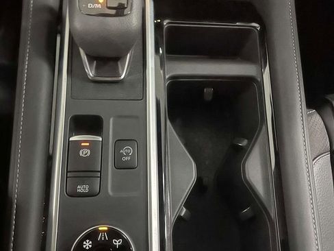 Used 2025 Nissan Pathfinder SL AWD/4WD image 21