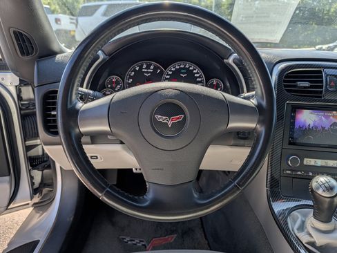 Used 2006 Chevrolet Corvette Coupe w/ Preferred Equipment Group RWD image 26