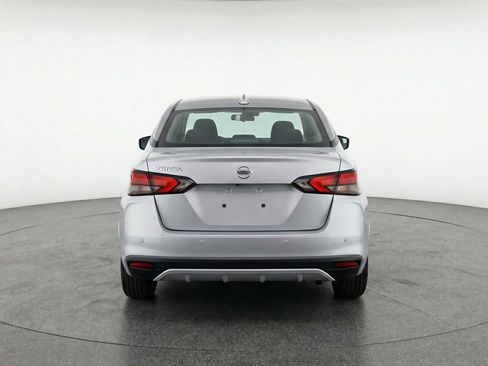 Used 2025 Nissan Versa SV image 7