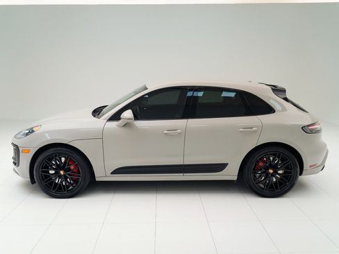 Used 2023 Porsche Macan GTS image 2