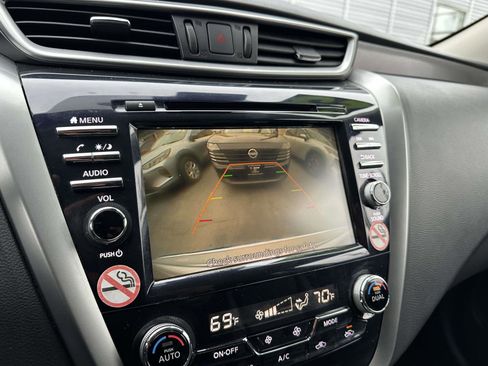 Used 2023 Nissan Murano SV image 19