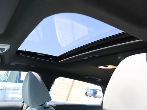 Used 2025 Hyundai Elantra Limited image 27