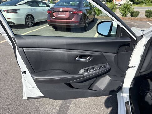 Used 2024 Nissan Sentra SV FWD image 15