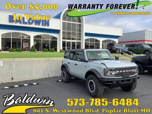 Used 2024 Ford Bronco Badlands image 1
