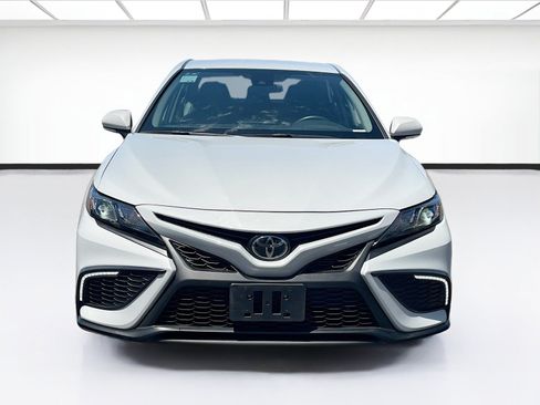 Used 2023 Toyota Camry SE FWD image 2