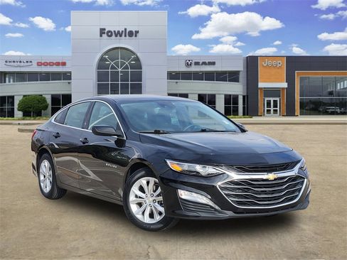 Used 2024 Chevrolet Malibu LT image 2