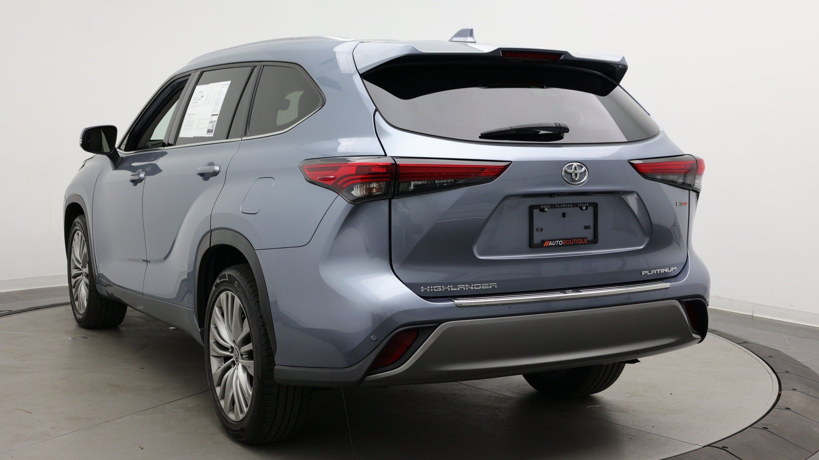 Used 2022 Toyota Highlander Platinum FWD image 6
