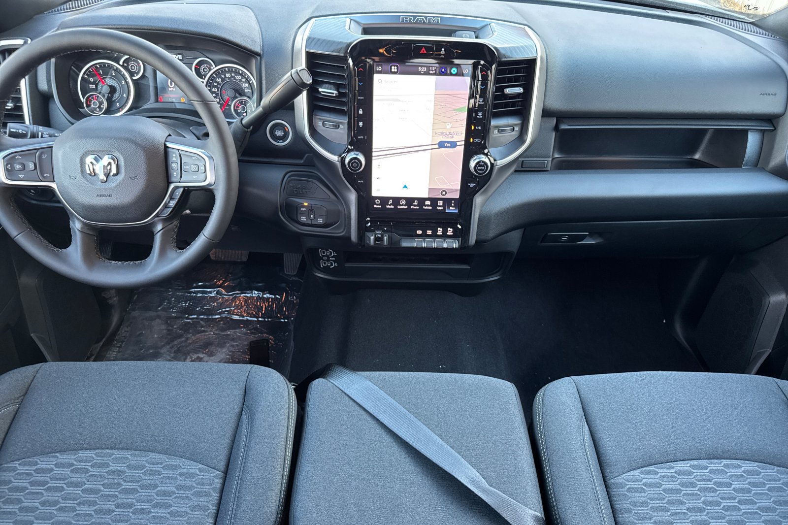 New 2027 RAM 3500 Big Horn AWD/4WD image 12