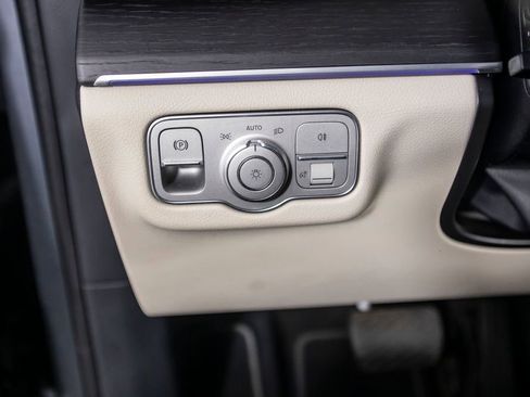 Used 2025 Mercedes-Benz GLE 580 4MATIC image 39