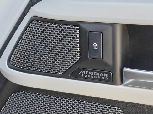 Used 2023 Land Rover Defender 90 SE AWD/4WD image 40