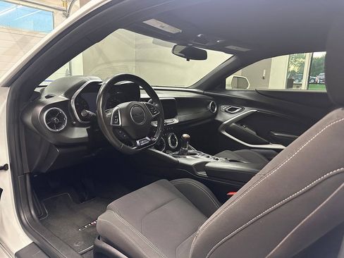 Used 2017 Chevrolet Camaro SS RWD image 33