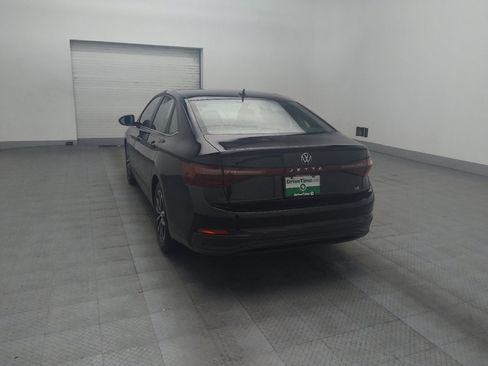 Used 2025 Volkswagen Jetta SE FWD image 5