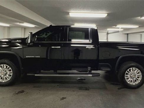 Used 2022 Chevrolet Silverado 2500 High Country image 5