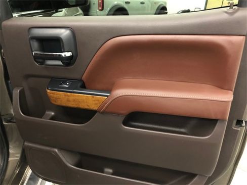 Used 2015 Chevrolet Silverado 1500 High Country image 31