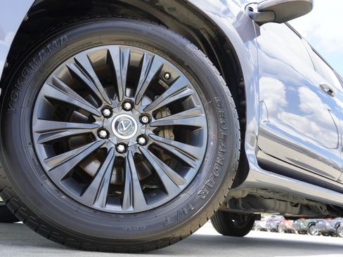 Certified 2023 Lexus GX 460 Premium w/ Accessory Package AWD/4WD image 11