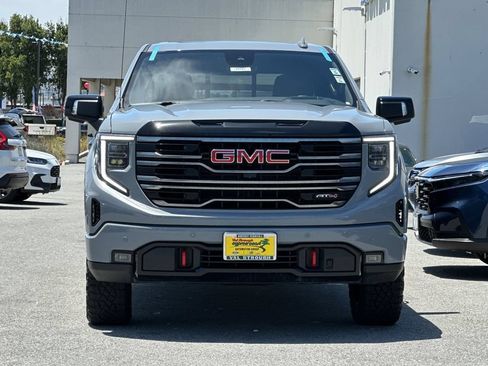 Used 2025 GMC Sierra 1500 AT4 w/ Technology Package AWD/4WD image 8