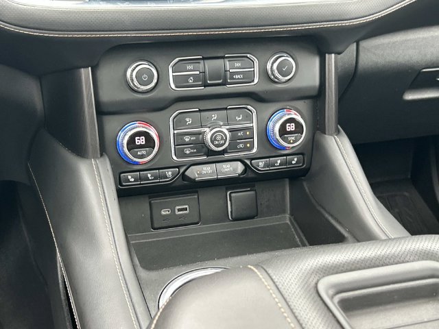 Used 2022 GMC Yukon XL AT4 w/ Technology Package AWD/4WD image 18