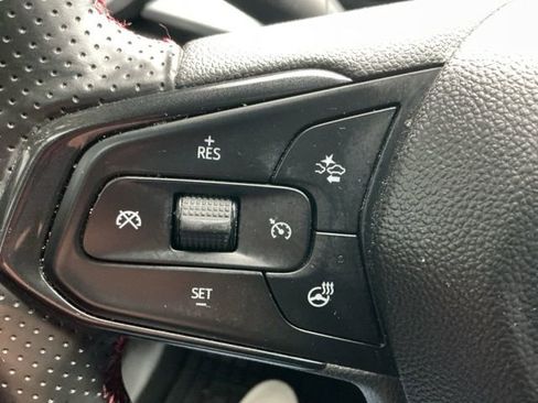 Used 2024 Chevrolet Trax RS w/ Sunroof Package image 9