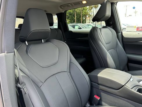 New 2027 INFINITI QX60 Luxe w/ Cargo Package AWD/4WD image 17