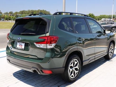 Certified 2023 Subaru Forester Premium AWD/4WD image 5