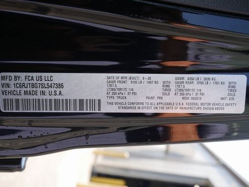 New 2025 Jeep Gladiator Rubicon w/ Convenience Group image 28