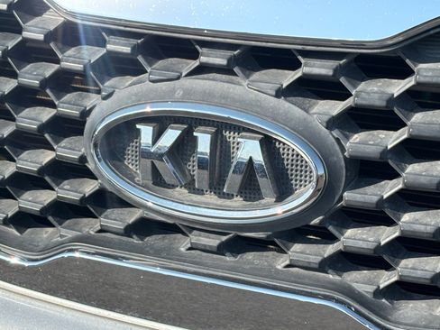 Used 2012 Kia Sorento FWD image 9