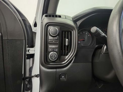 Used 2021 Chevrolet Silverado 2500 Custom w/ Custom Value Package image 16