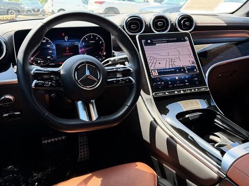 Used 2024 Mercedes-Benz GLC 300 image 31