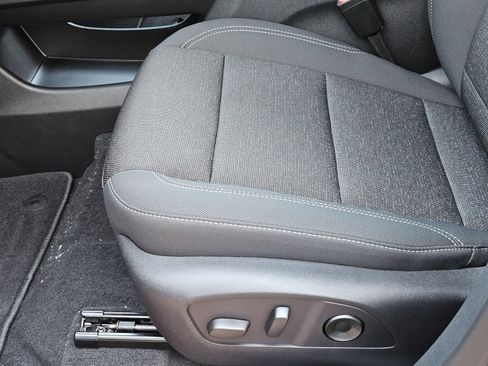 New 2027 Chevrolet Traverse LT FWD image 24