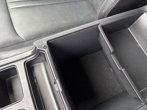 Used 2024 Kia Sorento S image 29