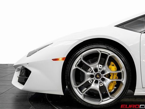 Used 2018 Lamborghini Huracan LP 580-2 RWD image 14