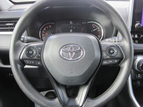 Used 2023 Toyota RAV4 XLE AWD/4WD image 13