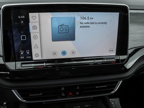 Used 2025 Volkswagen Atlas Cross Sport SE image 21