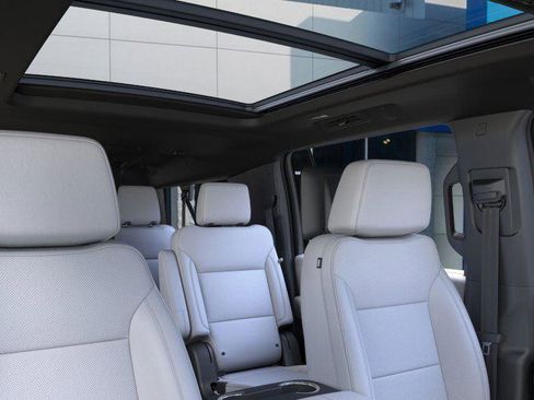 New 2026 Chevrolet Suburban Premier image 24