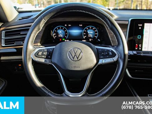 Used 2024 Volkswagen Atlas SE image 28