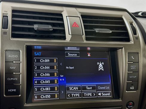 Used 2018 Lexus GX 460 Premium w/ Premium Package image 15