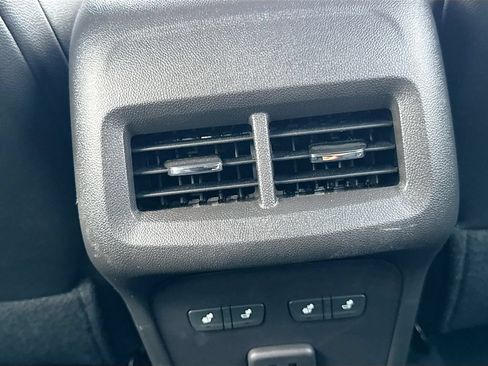 Used 2024 Chevrolet Equinox Premier FWD image 33