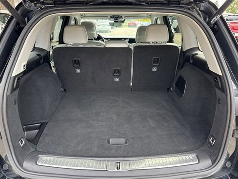 Used 2022 Jeep Grand Cherokee Overland w/ Adv Protech Group III image 12