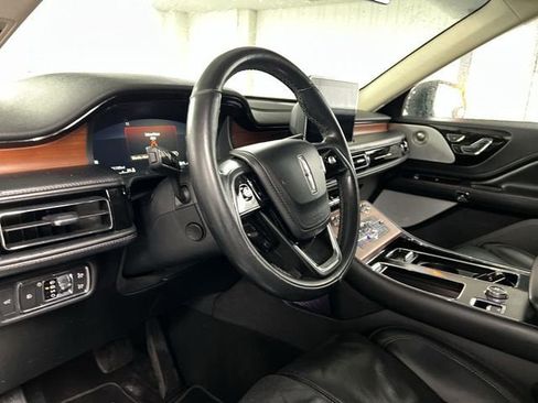 Used 2020 Lincoln Aviator Reserve w/ Equipment Group 201A image 10