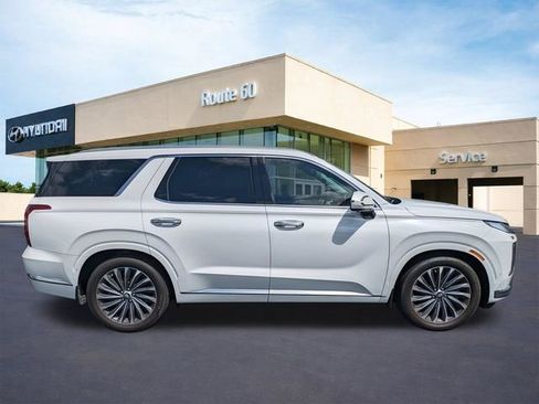 Used 2025 Hyundai Palisade Calligraphy AWD/4WD image 3