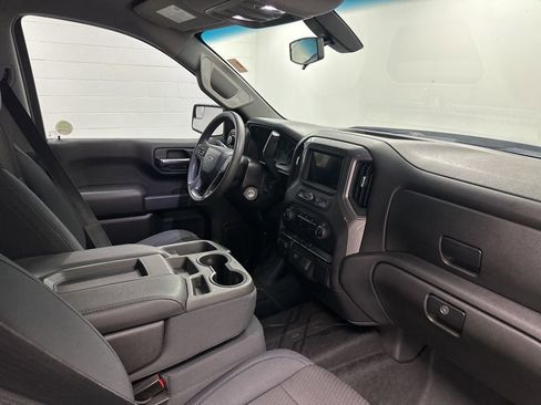 Used 2019 Chevrolet Silverado 1500 Custom Trail Boss AWD/4WD image 22