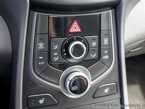 Used 2015 Hyundai Elantra Limited FWD image 25