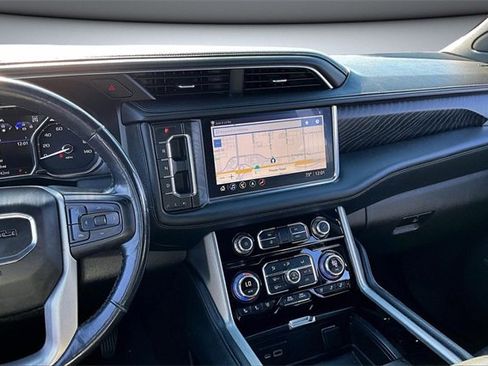 Used 2021 GMC Yukon XL Denali image 9