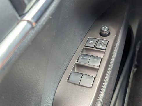 Used 2023 Toyota Camry SE FWD image 27