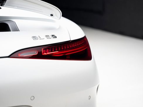 Used 2022 Mercedes-Benz SL 55 AMG 4MATIC image 32