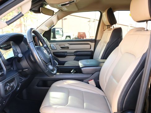 Used 2019 RAM 1500 Limited image 12