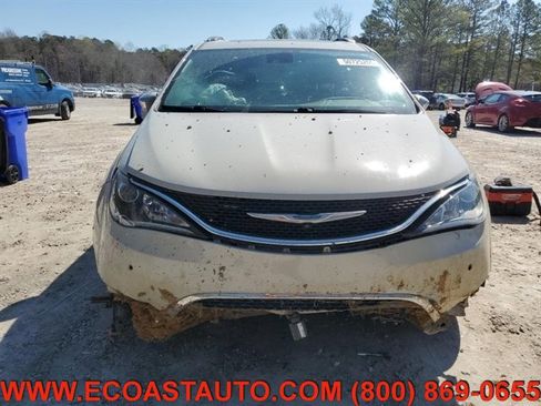 Used 2020 Chrysler Pacifica Limited w/ Advanced Safetytec Group image 5