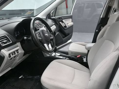 Used 2017 Subaru Forester 2.5i Premium AWD/4WD image 14