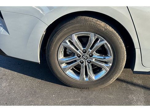 Used 2023 Toyota Sienna XSE image 7